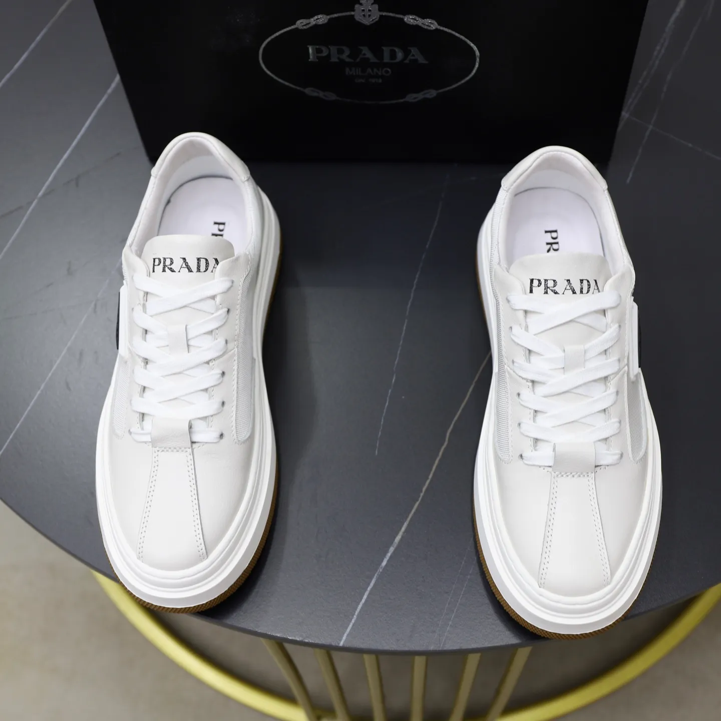 Men's shoes: 440💰🙅‍♂️🙅‍♂️🙅‍♂️ Brand: PRADA Standard code: 38–44 (45 can be customized) Level: Same as the official website Material: Original cowhide fabric Comfortable pigskin lining Lightweight and wear-resistant outsole Style category: Men's fashionable casual shoes and boots Running sneakers Distinguished luxury brand elements Top luxury Color: actual picture color